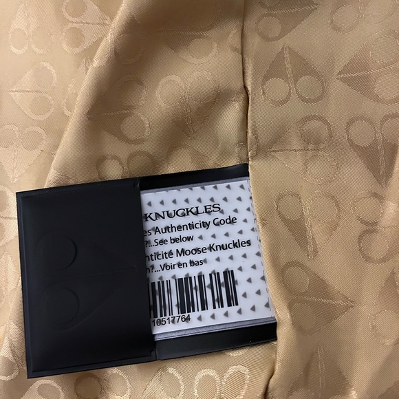 Moose knuckles long coat. Size xs . New. Black.  Gold fur . - Picture 11 of 15